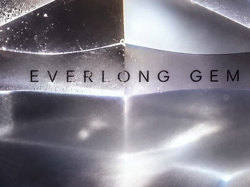 Light breaking across the facets of a diamond